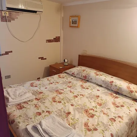 Affitta Rosa Tea Apartment
